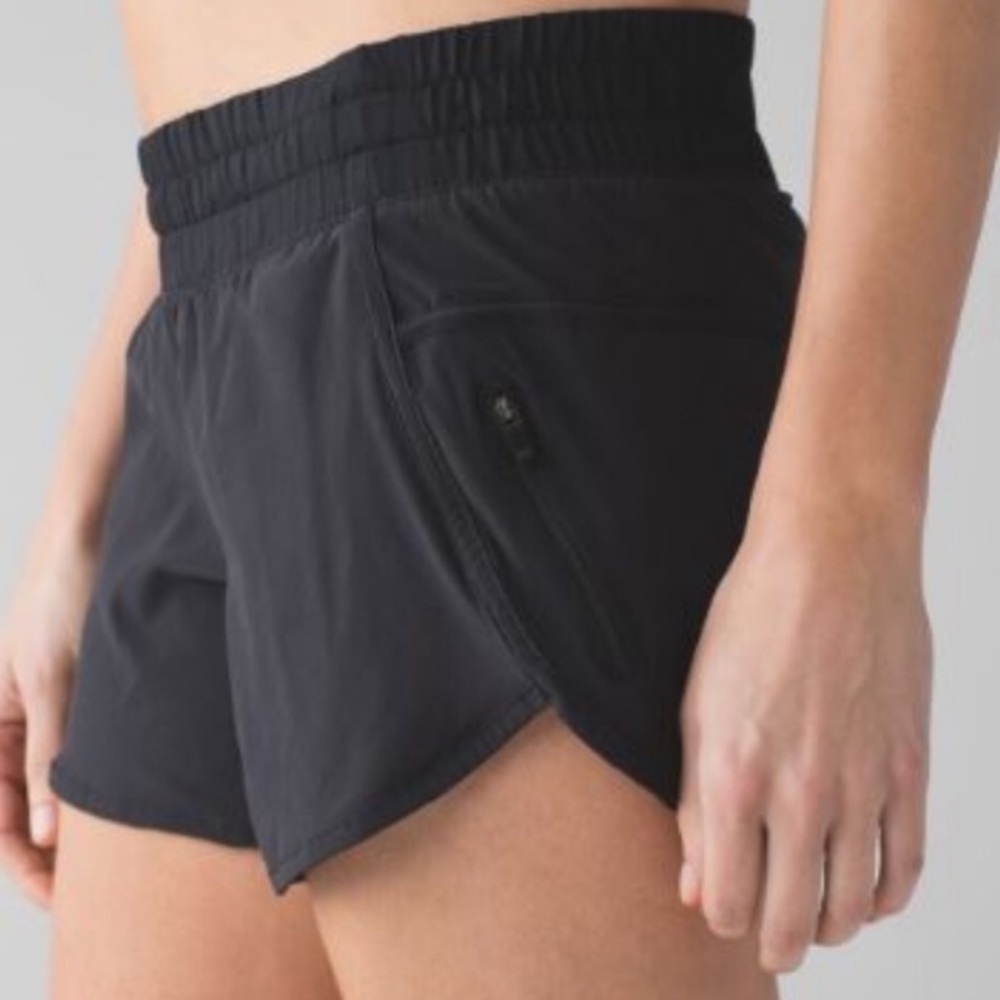 Lululemon Tracker shorts in Black